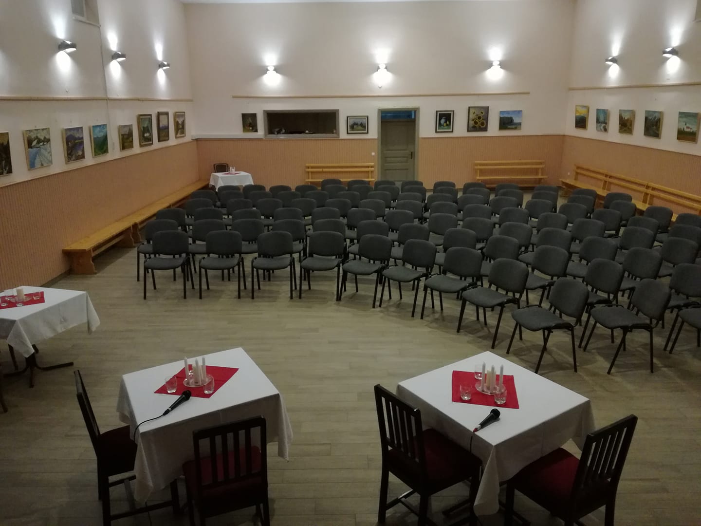 Notranjost dvorane kulturnega doma Zg. Polskava